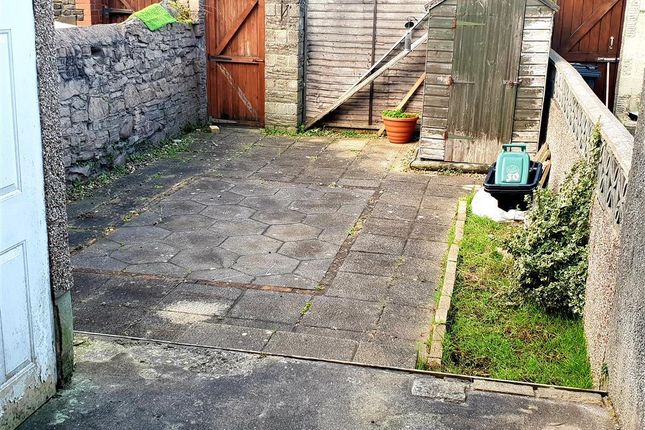30, Neath photo 2