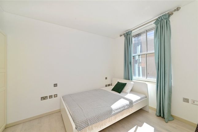 Flat 402, 37, Cock Lane, London photo 5