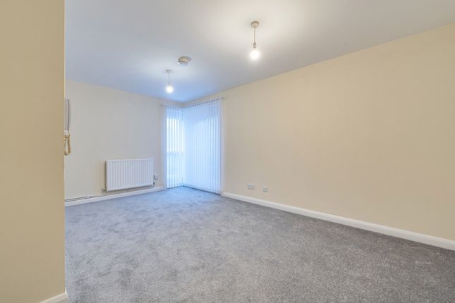 Romford RM1 2EE, Romford photo 4