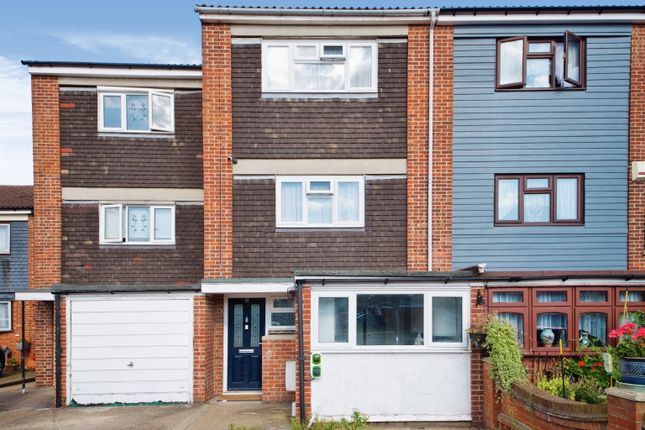 4 Bedroom houses for sale in Harold Hill - Zoopla