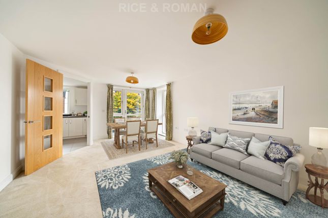 6 Holly Place, High Street, Cobham photo 2