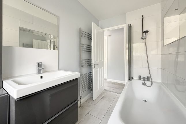 18, Cranleigh Gardens, South Norwood photo 4