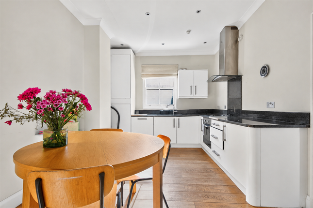 Upper Maisonette, 19 Redesdale Street, London photo 4