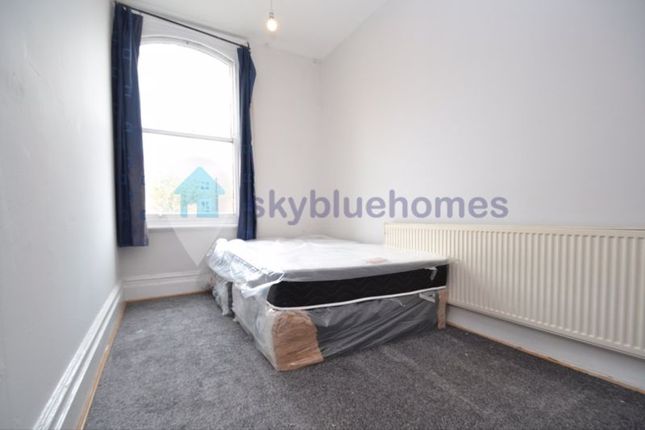 Terraced house to rent in London Road, Leicester