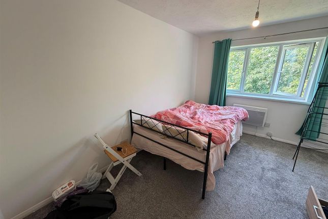 65, Keats Close, Enfield photo 4
