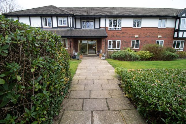 1-bed flat on Apt 20 Rydal Court, Kingsbury Avenue, Bolton, £92,000