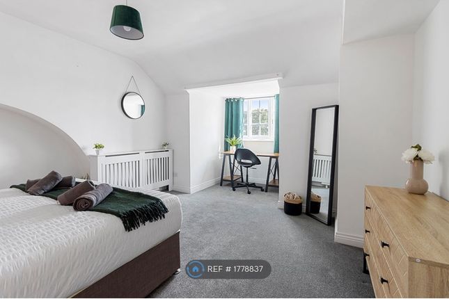 Thumbnail Flat to rent in Fore St, Exeter