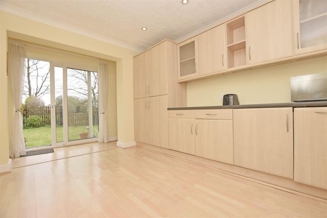 Detached house to rent in Morland Close, Hampton