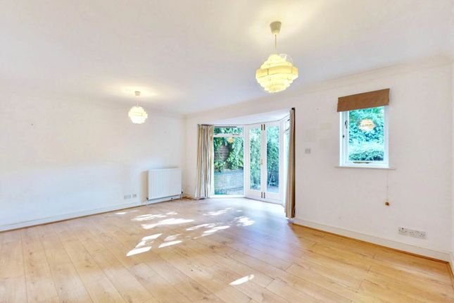 14, Ridgeway Gardens, London photo 2