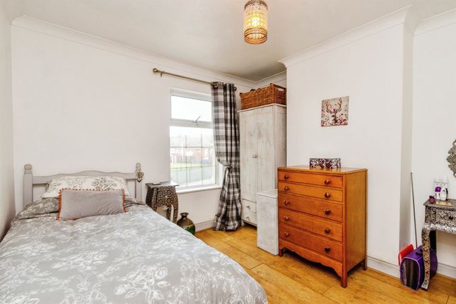 End terrace house for sale in Longford Road, Cannock