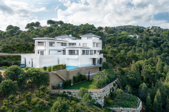 Thumbnail Villa for sale in La Reserva De Alcuzcuz, Benahavis, Malaga