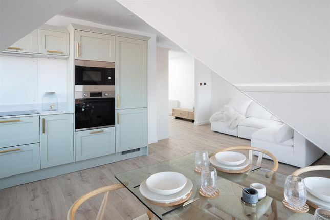 Sea Loft, Flat 5 Plas Yn Dre, Seaview photo 4