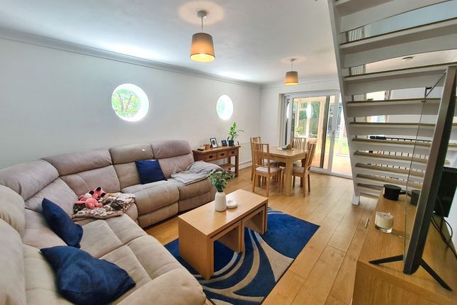 12, Jacobs Walk, Southampton photo 4