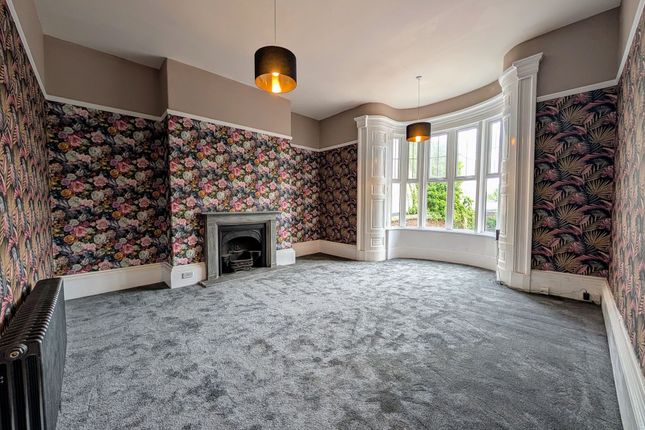 31 Beach Road, South Shields photo 2