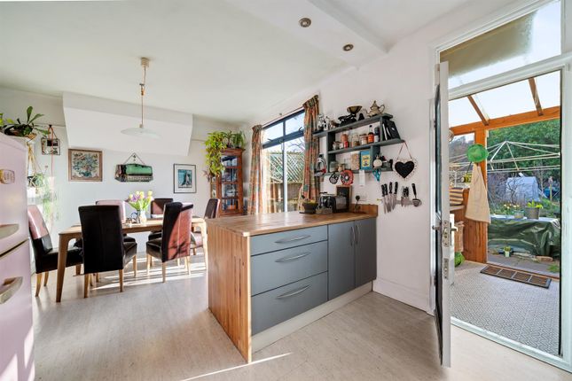 47, Queen Anne Avenue, Bromley photo 4