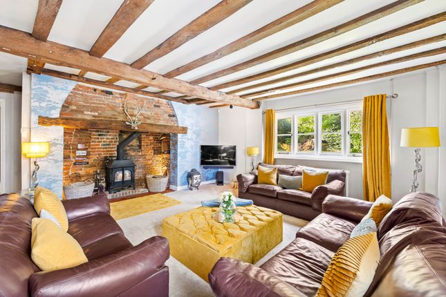Burleigh Arches Farmhouse East Street, Crawley photo 3