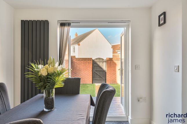 19, Hartington Road, Swindon photo 4