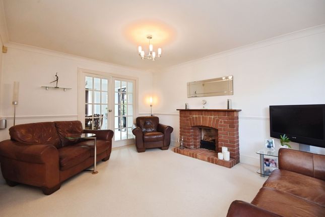 6, Fearns Mead, Brentwood photo 4