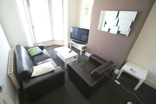 33, Hessle View Hyde Park, Leeds photo 5