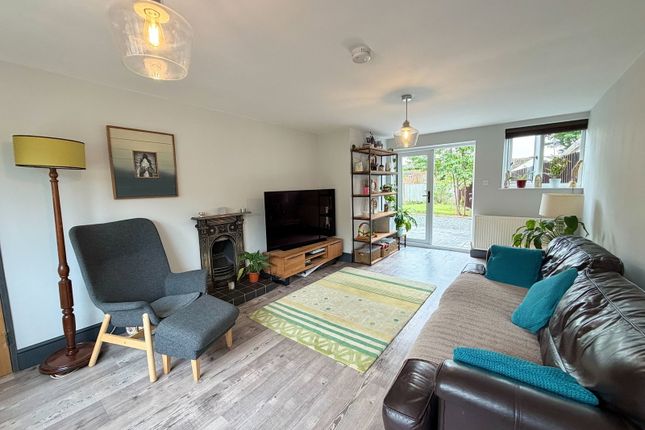 10, Orchard Close, Northampton photo 3