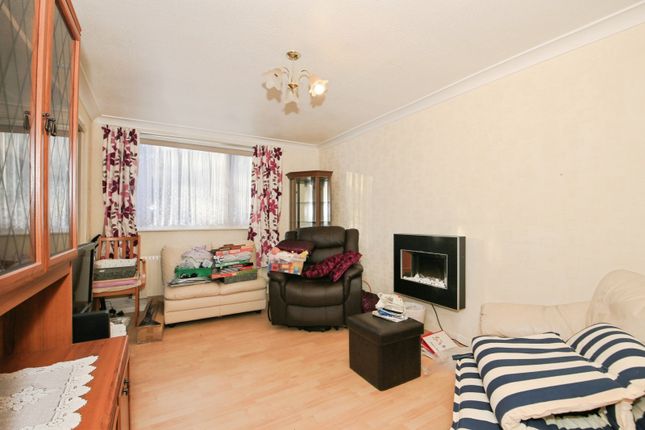 16, Worsley, Peterborough photo 3