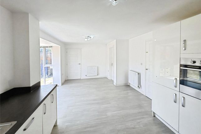 18, Rovers Way, South Yorkshire photo 4
