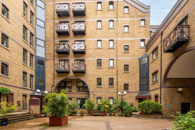 Flat for sale in Mill Street, Shad Thames, London