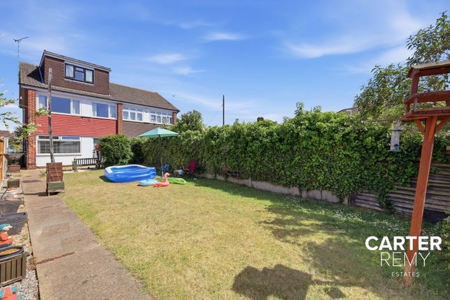 21, Waverley Gardens, Grays photo 4
