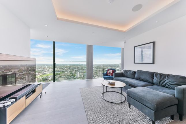 Thumbnail Flat for sale in Carrara Tower, Bollinder Place, London
