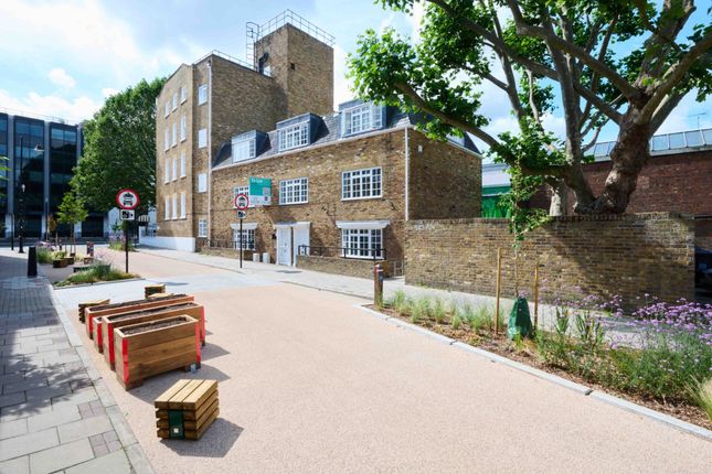Thumbnail Office to let in Office Suite 4, Oval House, 60-62 Clapham Road, London