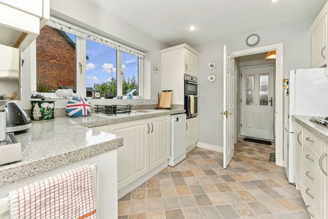 8, Sowood Court, Ossett photo 3