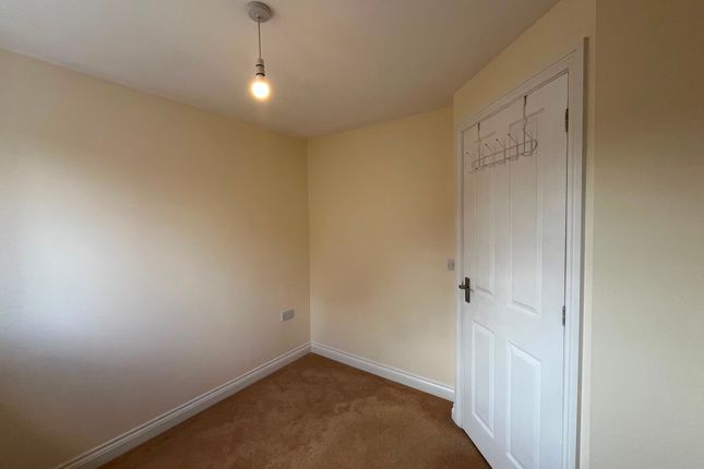 5, Horsham Road, Swindon photo 5