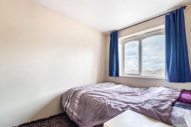 Studio for sale in Telegraph Place, London