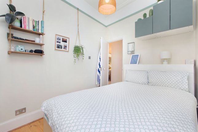 Flat for sale in Caistor Mews, Balham, London