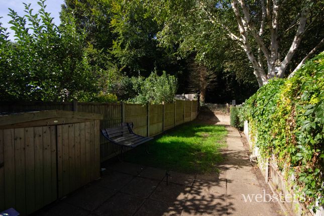 48 Helena Road, Norwich photo 4
