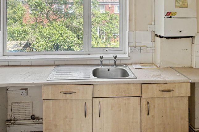 90 Merrylands, Basildon photo 4