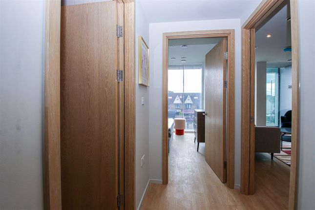 785 Bath Road, Hounslow photo 5