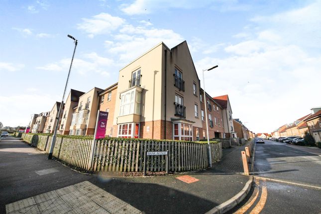Thumbnail Flat for sale in Frenchs Avenue, Dunstable