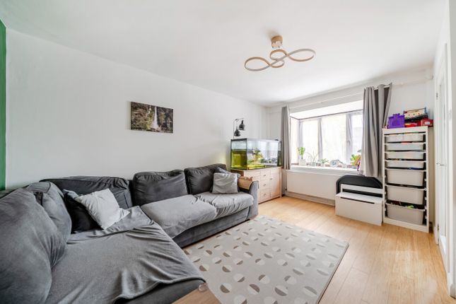 6, Sheldon Close, London photo 4