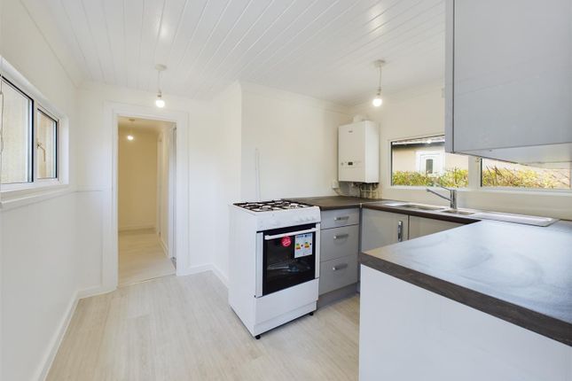 37A, Seventh Avenue, Garston Park, Reading photo 2