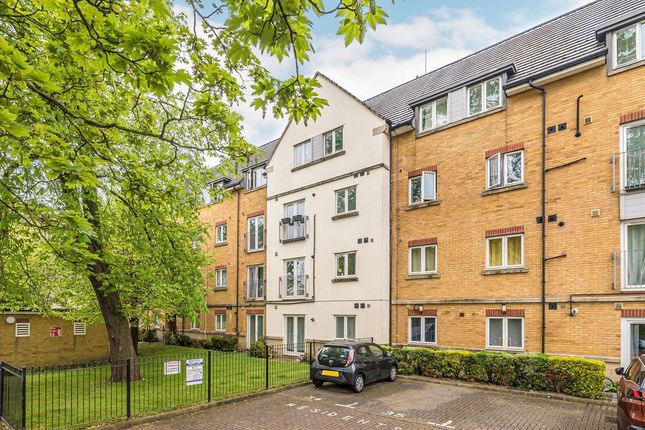 1-bed flat on Flat 106, 120, Wood Lane, Isleworth, £219,950
