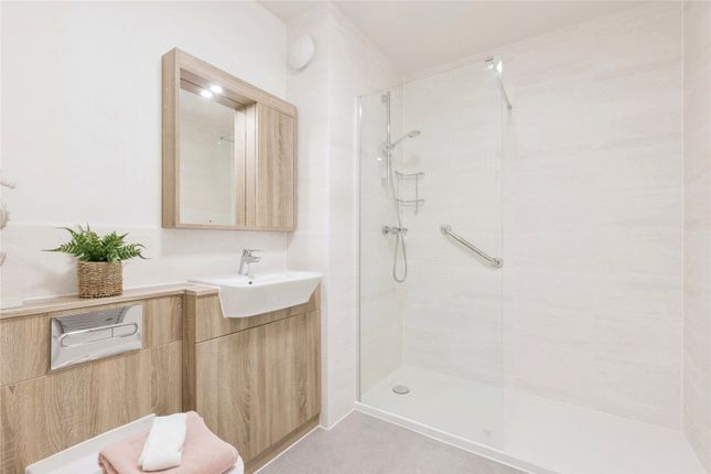 22 Burlington Lodge,, Birchwood Park Avenue, Kent photo 3