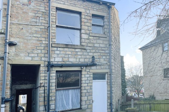 Thumbnail Terraced house to rent in Crescent Road, Birkby, Huddersfield