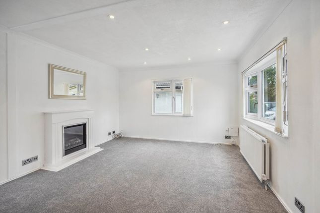 Mobile/park home for sale in Beech Park, Chesham Road, Tring