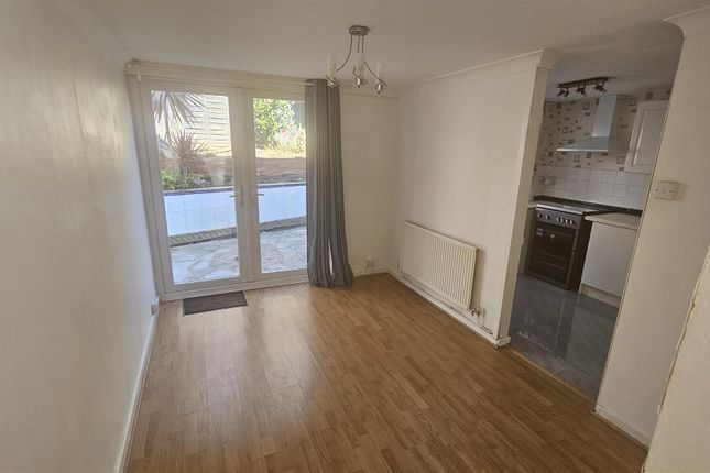 46, Awel Mor. Llanederyn, Cardiff photo 4