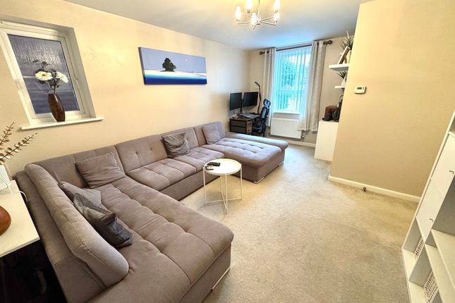 15, Dovecote Drive, Nuneaton photo 2