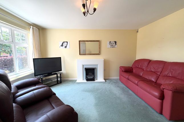 39, Stratford Drive, Maidstone photo 2