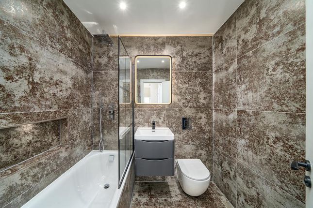 Flat D, 3, Tadema Road, London photo 4
