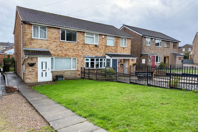 Banks Grove, Huddersfield photo 2