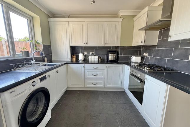 36, Hampstead Avenue, Clacton-On-Sea photo 2